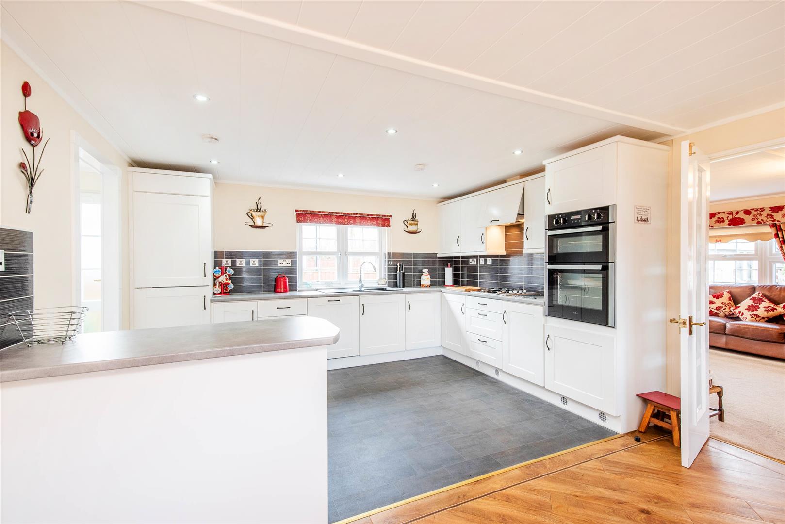 2 bed property in Wigan Road, Leyland